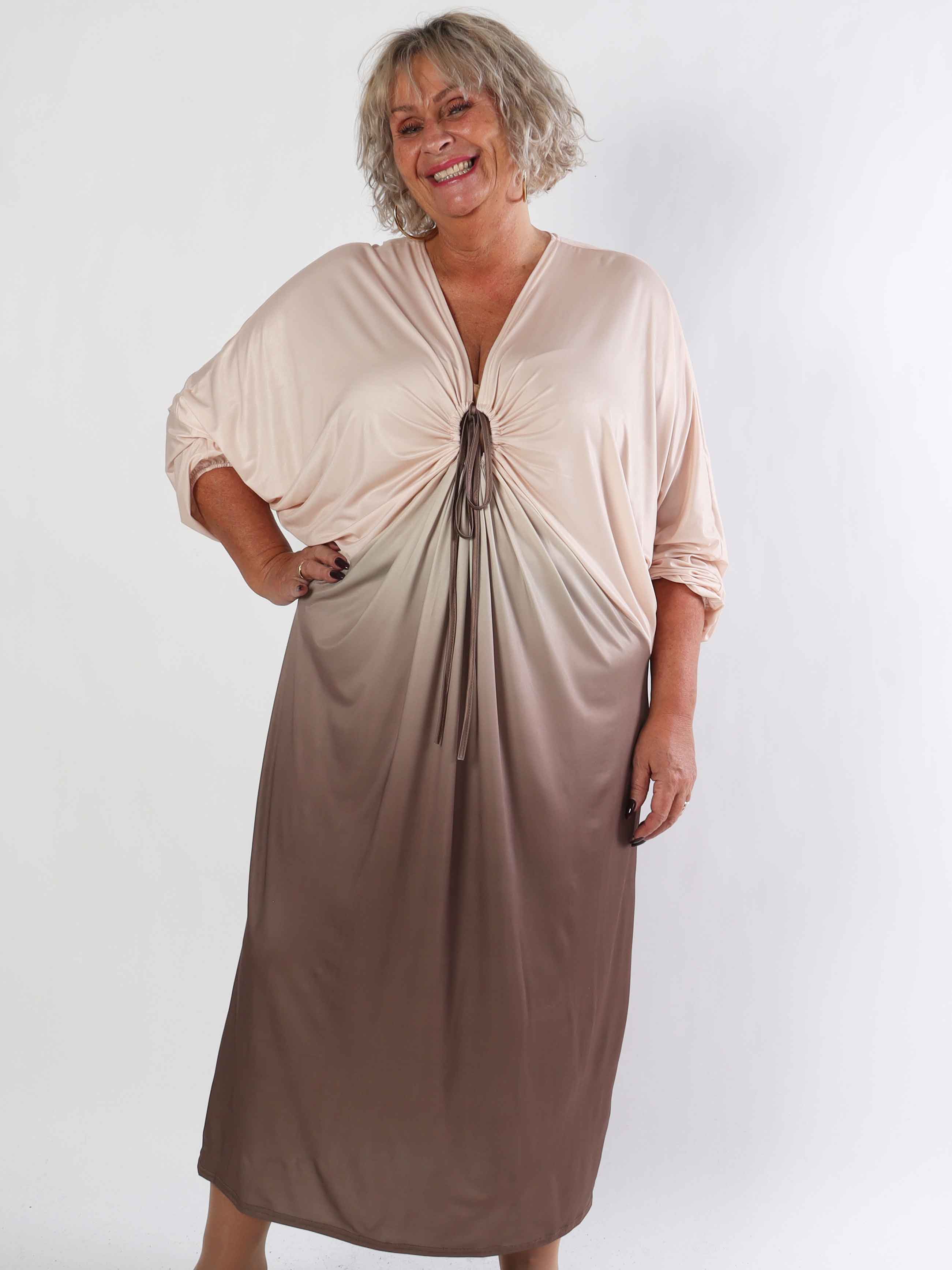 Ismene - Lang plus size tunikakjole i flere farvenuancer